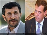 گفت‌وگوی احمدی‌نژاد و میدویدیف در حاشیه نشست باكو