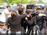 یورش پلیس جمهوری آذربایجان به تجمع اعتراض آمیز مقابل سفارت آمریکا