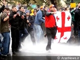 تظاهرات مخالفان دولت گرجستان در مقابل پارلمان در تفلیس