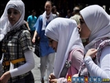 جلوگیری از حضور دانش آموزان محجبه در مدرسه در باکو با اعتراض والدین مواجه شد
