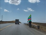 تبعه جمهوری آذربایجان پیاده به کربلا می رود