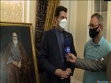 اهدای تابلوی نقاشی تصویر امام خمینی (ره) به سفارت ایران