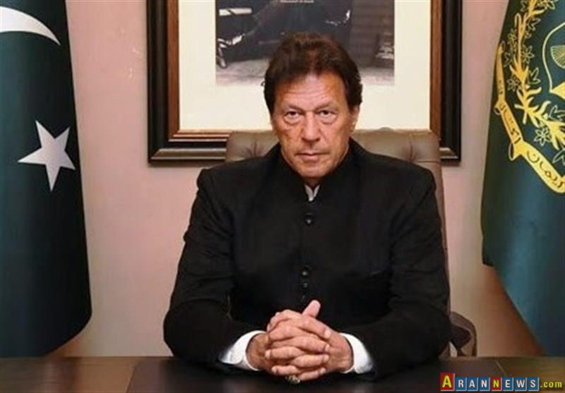 نخست وزیر پاکستان که پیش از این کشورش به صورت رسمی از جمهوری آذربایجان در مناقشه قره باغ حمایت کرده بود روز ملی این کشور را تبریک گفت.